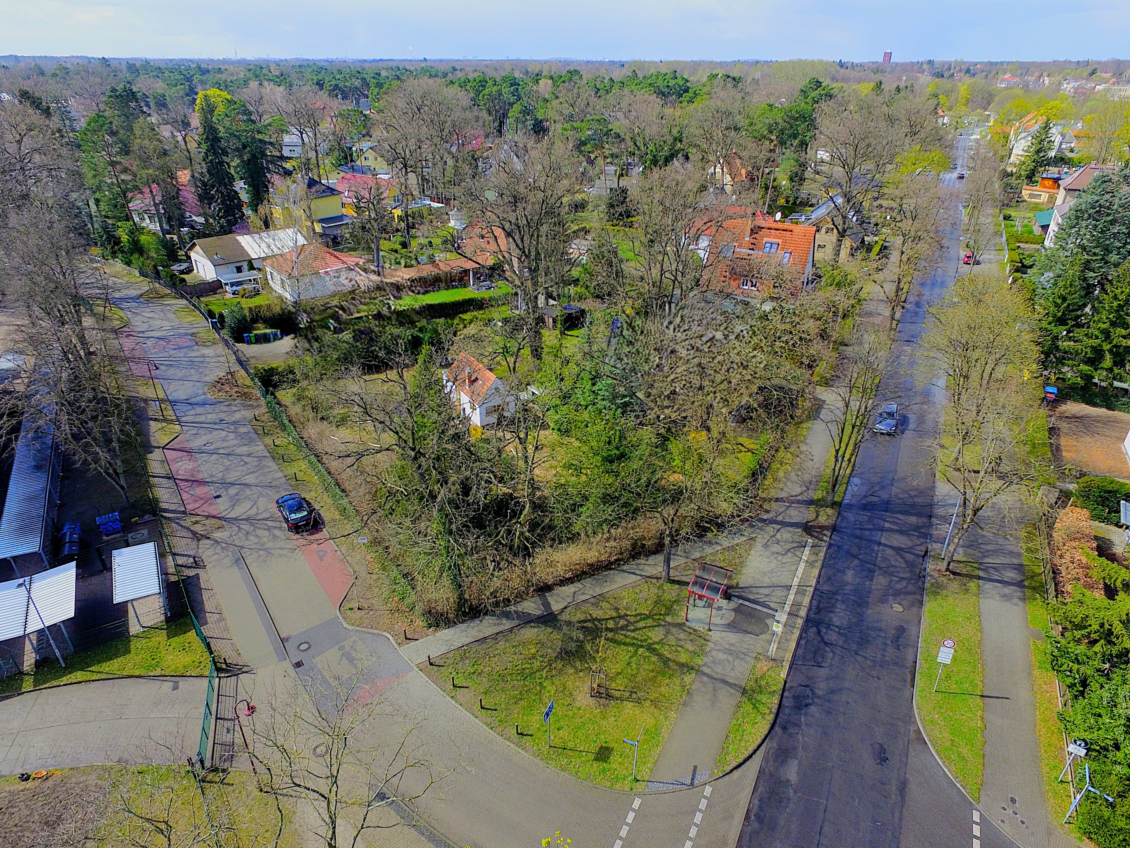 Sonniges Baugrundstück für ein Mehrfamilienhaus in Bestlage! 2